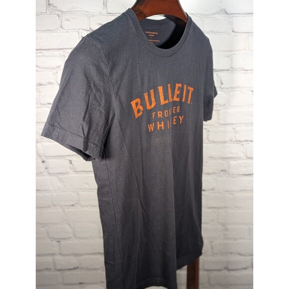 Bulleit Frontier Whiskey Men's Grey Logo Short Sleeve T Shirt Size Small NEW - Picture 3 of 8